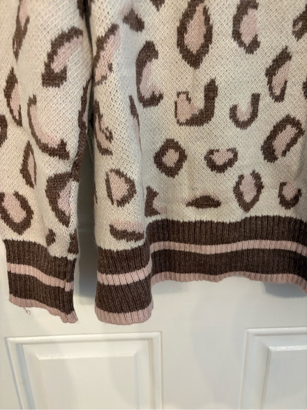 Cozy Leopard Print Crewneck Sweater - Brown & Cream - Picture 5 of 7